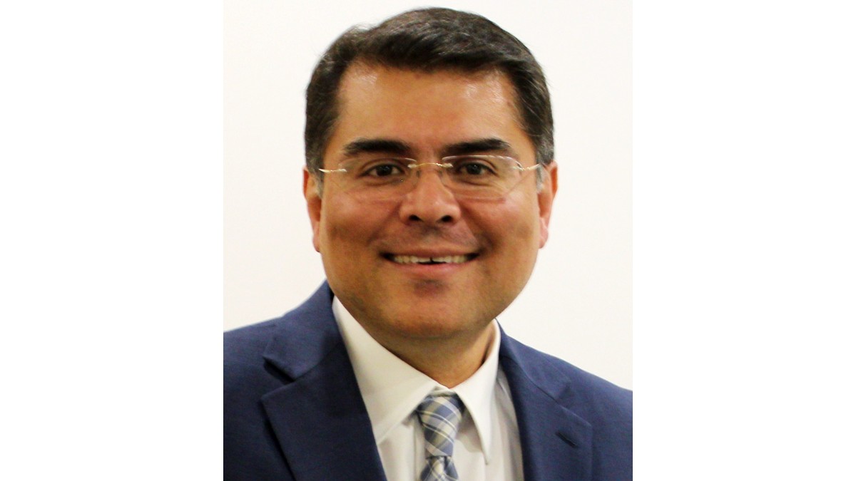 Mauricio Swain