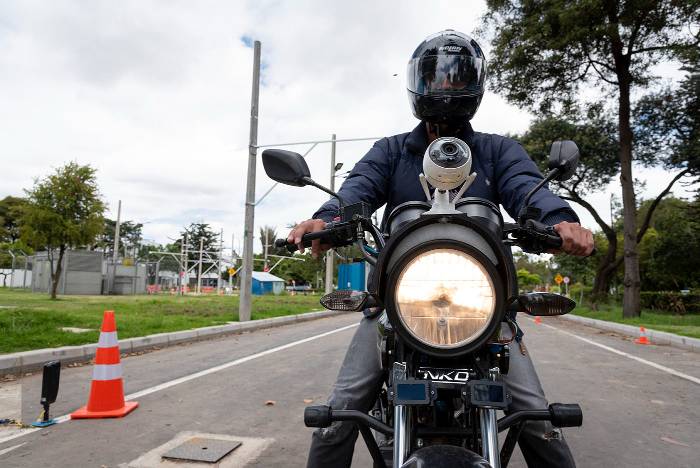 Prueba de conducción de moto con uso de cámaras de videovigilancia