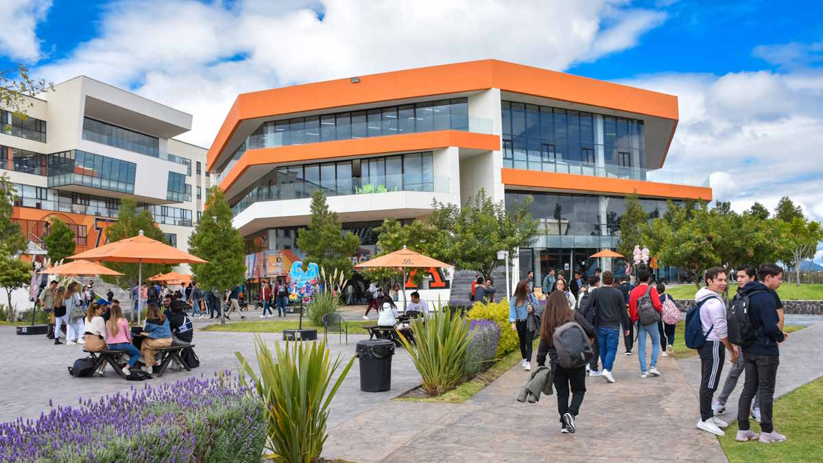 Universidad invierte en videovigilancia y robustece seguridad de 10 mil personas